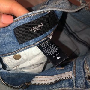 EXPRESS Light Wash Mid Rise Jeggings